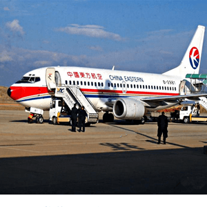 柳州空运公司航空快运业稳步发展的原因是什么？